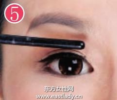 裸妝美睫刷涂法 眼睛變得閃亮迷人