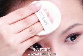 底妝畫法打造透明自然亞光肌膚