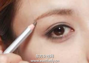 眼妝教程之金色系眼影打造深邃眼神