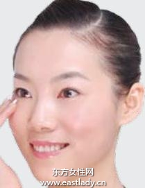 化妝教程之使用完美底妝告別 熊貓眼