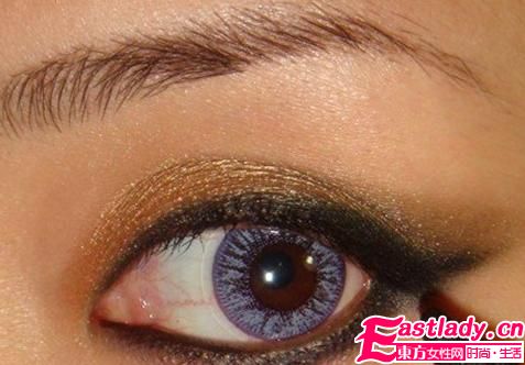 備戰(zhàn)七夕節(jié) 學化貴氣金色眼妝