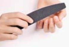 美甲七步驟修剪出完美指甲輪廓