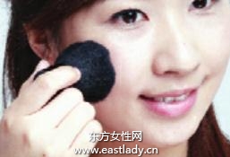 用陰影與高光營造自然立體妝容效果