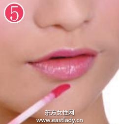 嬌嫩紅唇細(xì)致描畫法