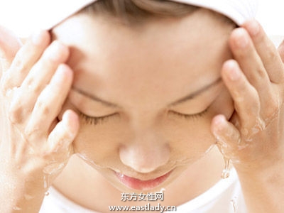 跟著美麗達(dá)人學(xué)卸妝