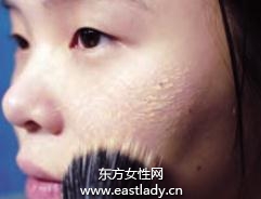 粉底刷快速上粉底步驟圖解