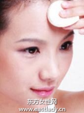 固體粉底打造肌膚爽滑質(zhì)感