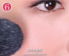 充滿活力美人妝 傳達(dá)快樂氣息