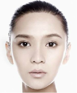 巧用bb霜抹出嬰兒肌