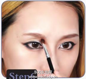 浪漫女性妝容顯露都市白領(lǐng)典雅高貴氣質(zhì)