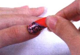 美甲教程之如何裝戴藝術(shù)指甲