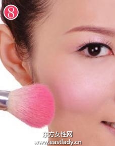 清純學(xué)生妝讓青春的氣息瞬間展現(xiàn)出來(lái)