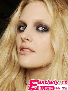 少女煙熏妝 性感魅惑的青春