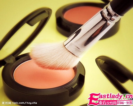 腮紅打造小臉效果顯著