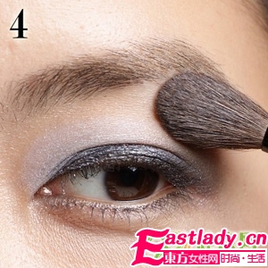 完美煙熏妝 云朵般干凈輕柔