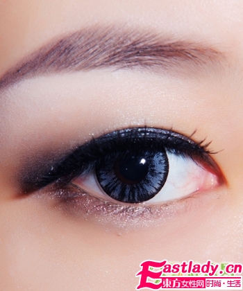 十二星座眼妝藝術(shù)版與真人版對比