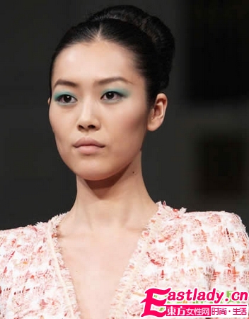 10款彩色系眼妝 讓你驚艷整冬