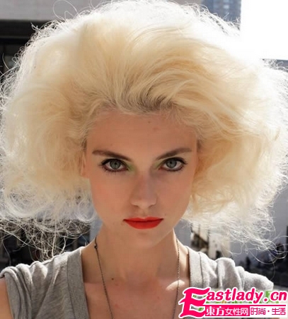 紅唇媚眼復(fù)古妝