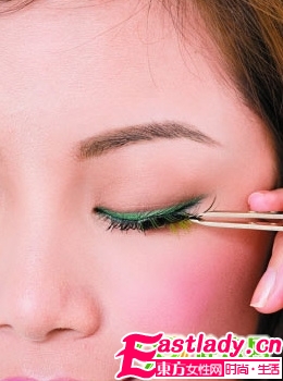 驚艷綠色美睫妝 演繹時髦+個性