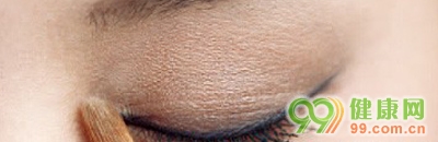 冬季的迷人魅惑眼妝步驟圖解