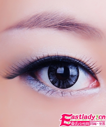 十二星座眼妝藝術(shù)版與真人版對比