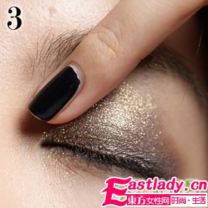 完美煙熏妝 云朵般干凈輕柔