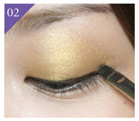 畫韓國(guó)貓眼妝的詳細(xì)步驟