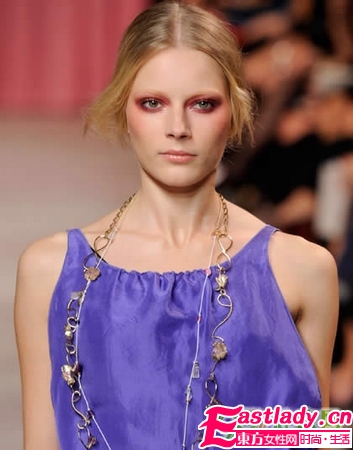 10款彩色系眼妝 讓你驚艷整冬