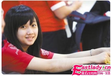 學(xué) 最美證件妹 畫個心機裸妝