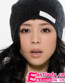 淡雅茉莉 張靜初簡約時(shí)尚妝容