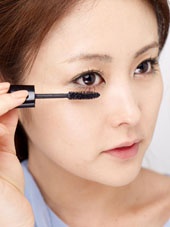 日 凜感 眼妝 做知性美人