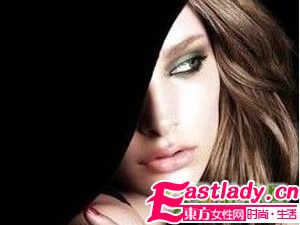 如何大膽攻略迷人煙熏妝