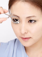 日 凜感 眼妝 做知性美人