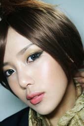 畫韓國(guó)貓眼妝的詳細(xì)步驟