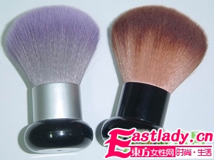 妝容如何不傷肌膚注意細(xì)節(jié)