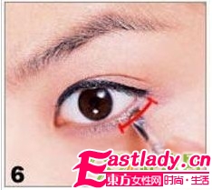 畫眼線方法 令雙眼又圓又大