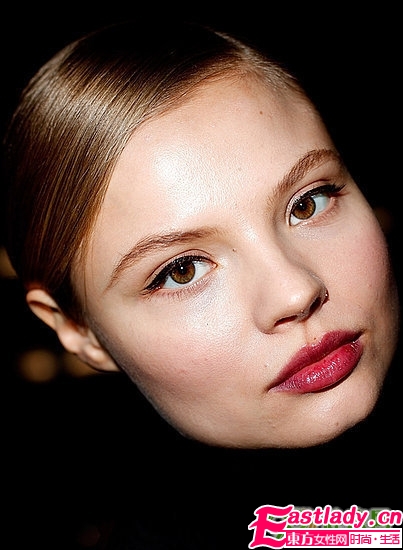 今季不可錯過的八種最I(lǐng)N紅唇