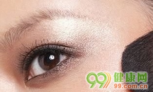 打造亞洲女人的完美煙熏妝