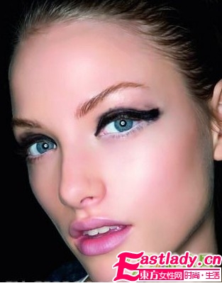 單眼皮眼妝化妝技巧問答