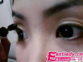 網(wǎng)友曬約會無暇甜美妝容步驟圖