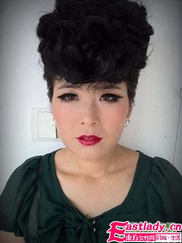 超強(qiáng)悍的美女妝前妝后對(duì)比照 美女變身記