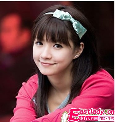 清純少女的裸妝魅力