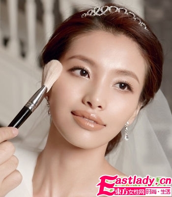 最美新娘妝容 透亮膚質(zhì)宛若新生