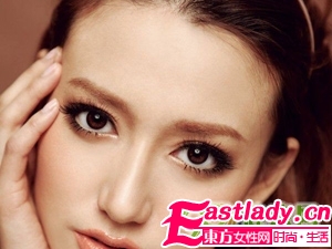 如何用金棕煙熏演繹迷離感妝