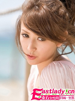 打造完美妝容 沙灘性感大PK