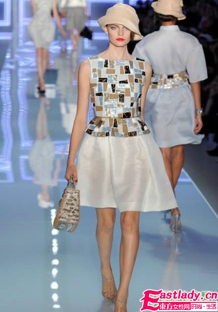 時裝周上的烈焰紅唇