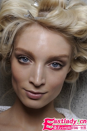 米蘭時(shí)裝周26個(gè)大牌精彩妝容