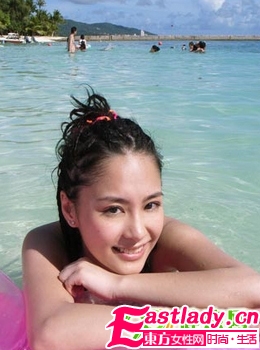 打造完美妝容 沙灘性感大PK