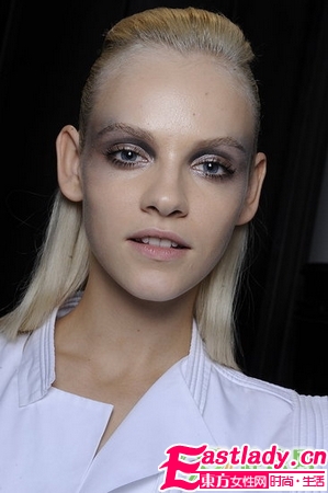米蘭時(shí)裝周26個(gè)大牌精彩妝容