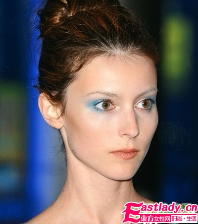 群星效仿 藍(lán)精靈 俏美妝